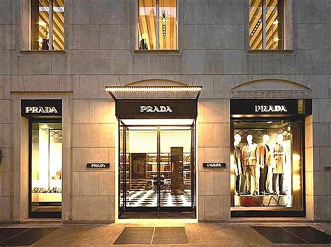 Prada a Milano in Via della Spiga, 18: ⏰ orari e ☎ telefono